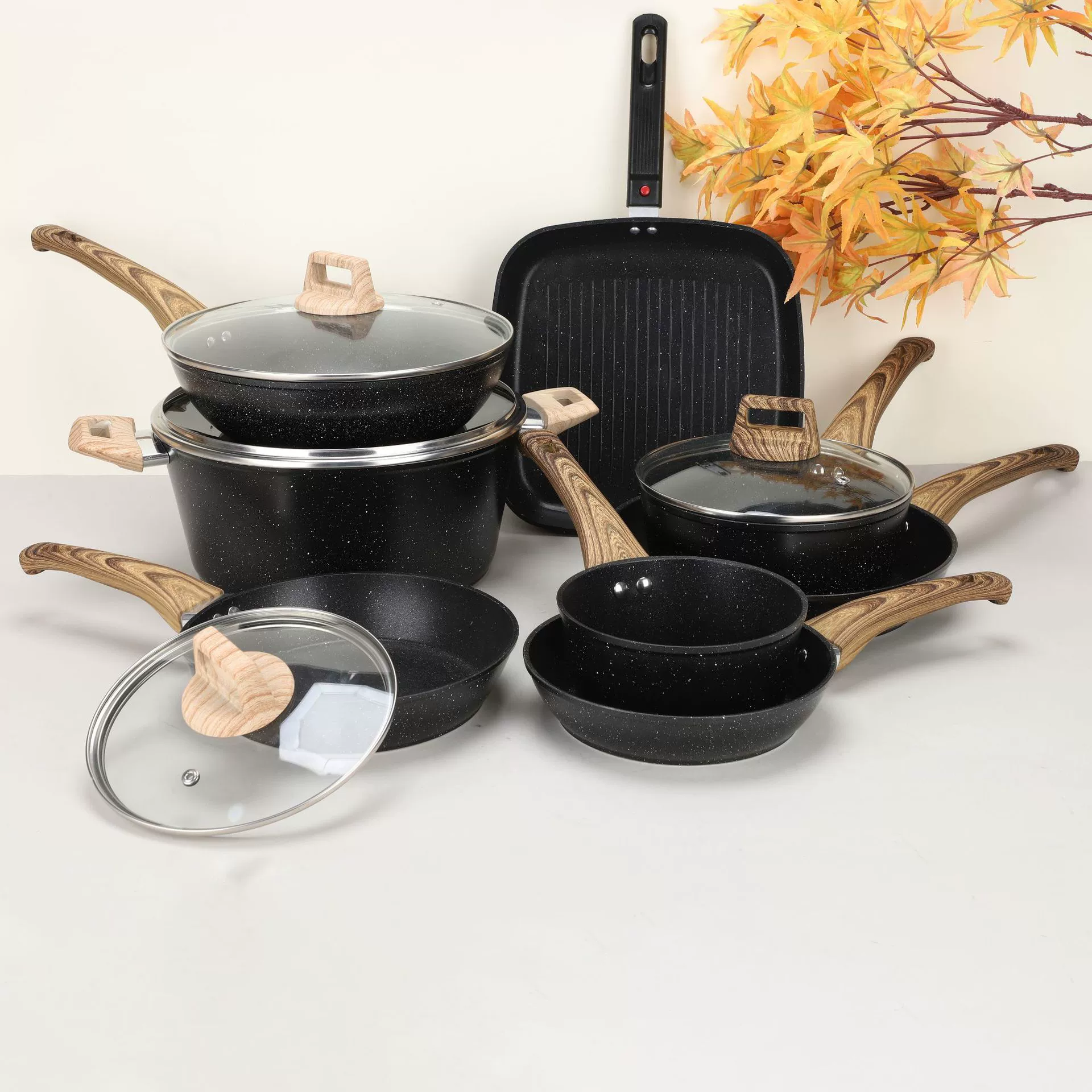 Amazon's new non-stick imitation die-cast set pot household milk pot frying pan wok soup pot pan set - Image 2